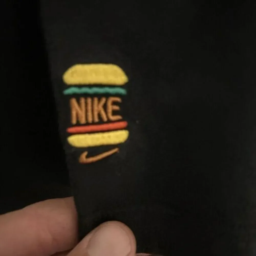 Nike Sole‎ Food Shirt Men's Large Short Sleeve Black Orange Swoosh EUC